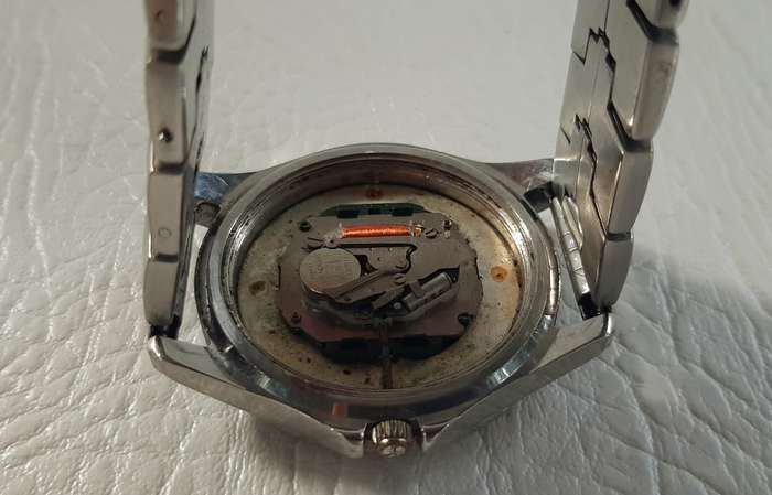 VINTAGE LANCO QUARTZ WATCH - CLASSIC DESIGN WITH METAL BAND