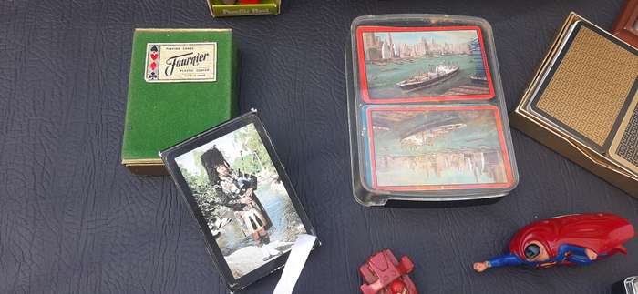 JOB LOT  VINTAGE PLAYING CARDS & COLLECTIBLE BITS & BOBS