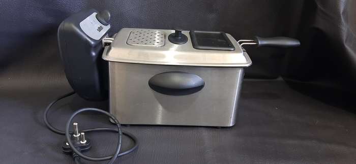 SALTON SDF25 DEEP FRYER  3.5L CAPACITY, TESTED & WORKING