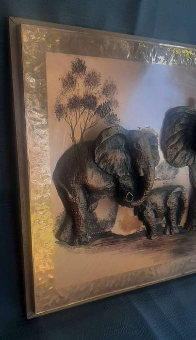 ELEPHANT TRIO  VINTAGE GASTONE COPPER WALL PLAQUE FROM ZIMBABWE (47CM X 38CM)