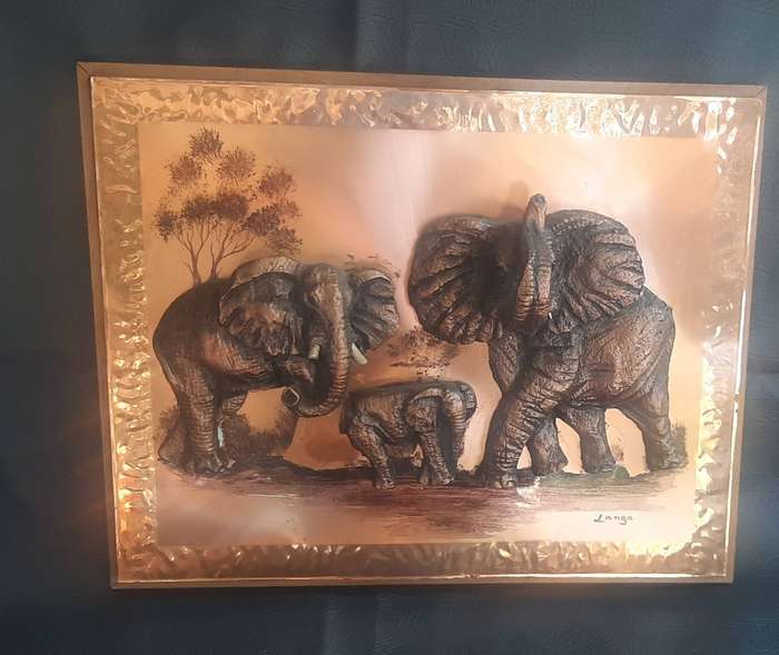 ELEPHANT TRIO  VINTAGE GASTONE COPPER WALL PLAQUE FROM ZIMBABWE (47CM X 38CM)