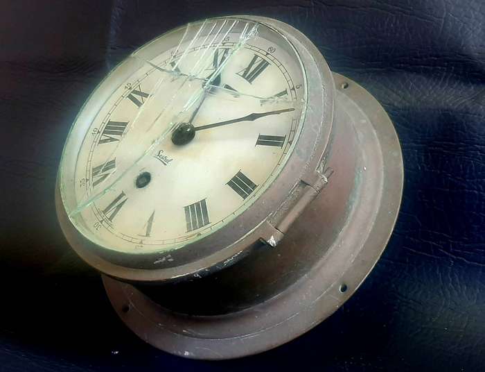 SESTREL BRASS WALL CLOCK  ROMAN DIAL, SPEED REGULATOR, WORKING (20CM)