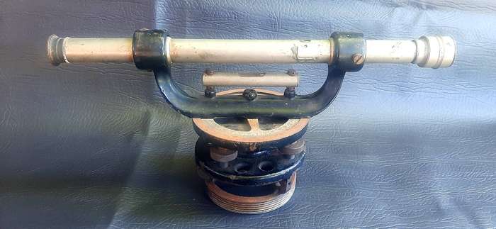 VINTAGE THEODOLITE  HEAVY METAL BODY, STAINLESS SCOPE, WORKING OPTICS (32CM)