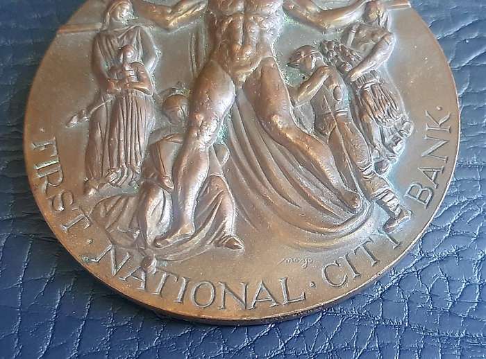 FIRST NATIONAL CITY BANK  HEAVY BRASS/COPPER COMMEMORATIVE MEDALLION (7.5CM)
