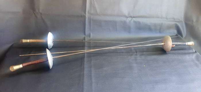 SET OF 3 VINTAGE LEON PAUL FENCING FOILS  109CM