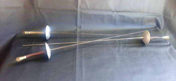 SET OF 3 VINTAGE LEON PAUL FENCING FOILS  109CM