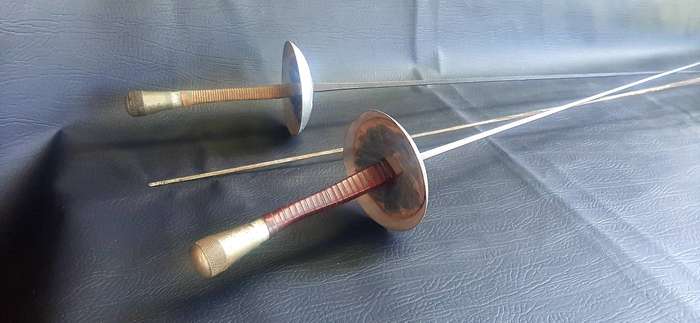 SET OF 3 VINTAGE LEON PAUL FENCING FOILS  109CM