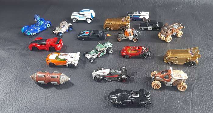 HOT WHEELS COLLECTORS LOT  18 VEHICLES OF SPEED, STYLE & FANTASY