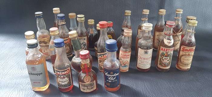 VINTAGE MINIATURE LIQUOR BOTTLE LOT  28 PIECES OF BAR DECOR BLISS