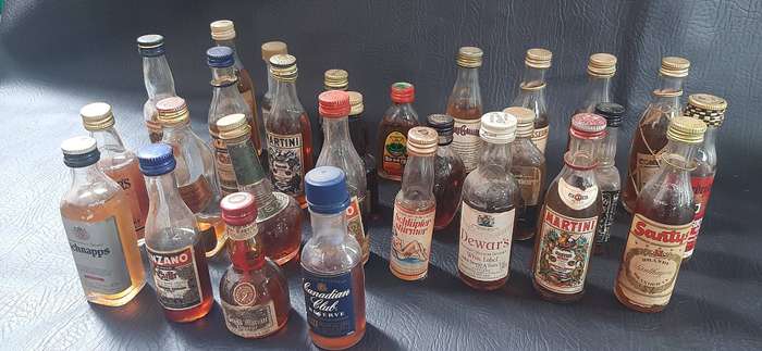 VINTAGE MINIATURE LIQUOR BOTTLE LOT  28 PIECES OF BAR DECOR BLISS