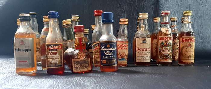 VINTAGE MINIATURE LIQUOR BOTTLE LOT  28 PIECES OF BAR DECOR BLISS