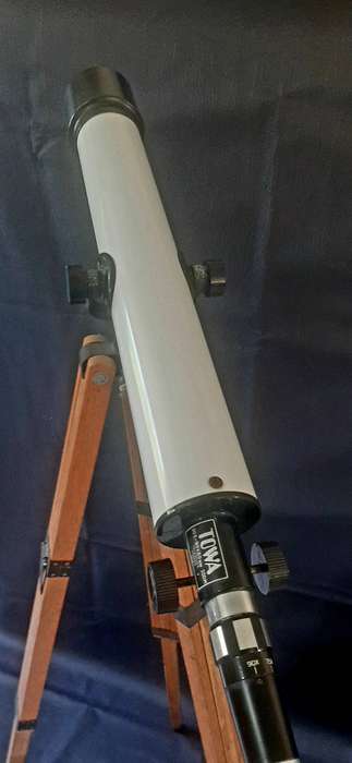 VINTAGE TOWA TELESCOPE  JAPANESE PRECISION ON WOODEN TRIPOD