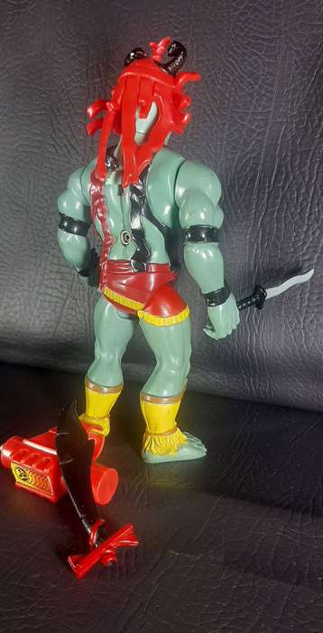 MUMM-RA THE EVER-LIVING  MUTANT WARLORD WITH LIGHT-UP RING & WEAPONS  LJN 1985