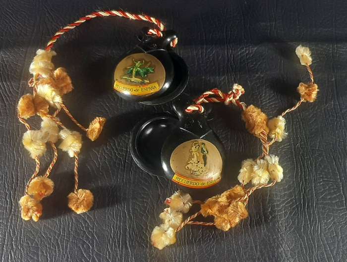 VINTAGE SPANISH CASTANETS  RECUERDO DE ESPAÑA  FLAMENCO SOUVENIR SET