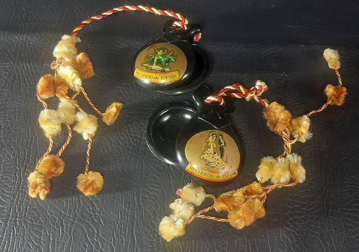 VINTAGE SPANISH CASTANETS  RECUERDO DE ESPAÑA  FLAMENCO SOUVENIR SET
