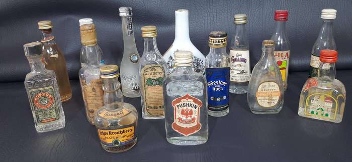 VINTAGE MINIATURE LIQUOR BOTTLES  BAR DISPLAY LOT OF 15
