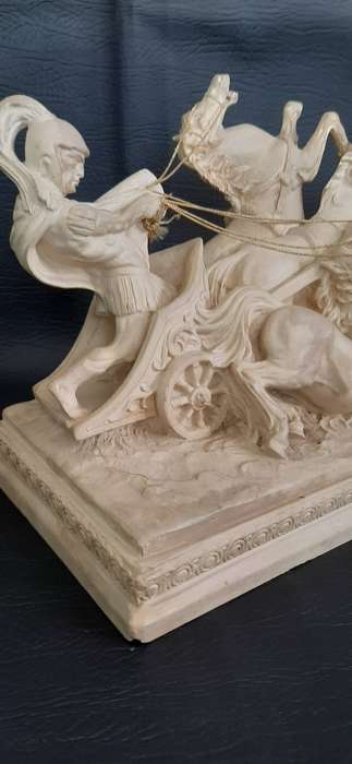 IVORINE CHARIOT STATUE  CLASSICAL DRAMA IN MOTION  27CM