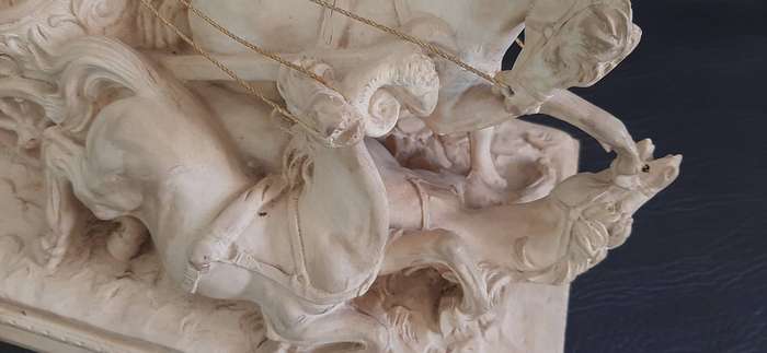 IVORINE CHARIOT STATUE  CLASSICAL DRAMA IN MOTION  27CM