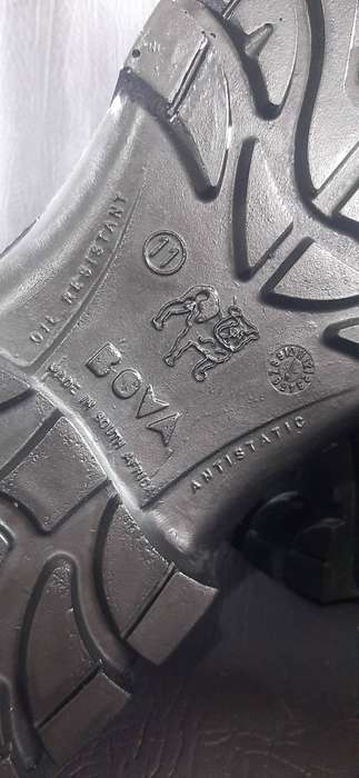 Bova Size 11 Safety Shoes