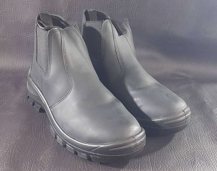Bova Size 11 Safety Shoes