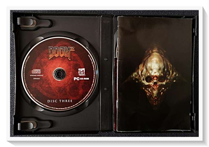 DOOM III - Classic Retro PC Game - 3X Discs and Booklets plus Game Key - Excellent Condition in Box
