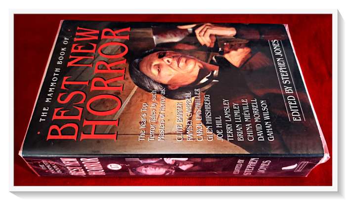 The Mammoth Book of Best New Horror 17 - Edited by Stephen Jones - Softcover - Condition: VG+