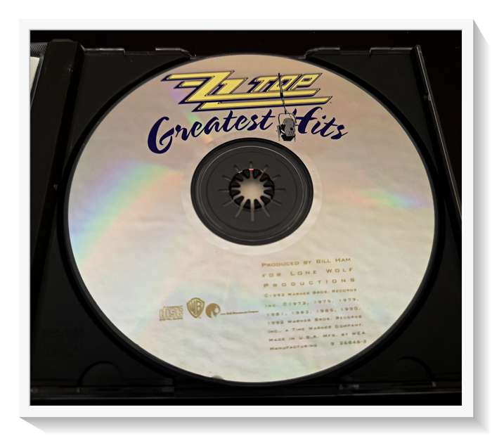 ZZ TOP - Album: Greatest Hits Album- Disc and Booklet Cover in Very Good Condition *****