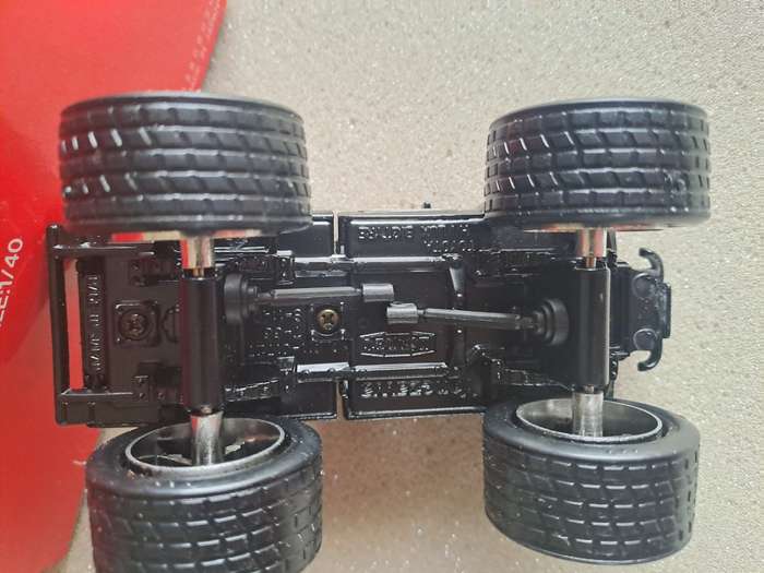 Yonezawa 1:40 25th Toyota hilux 4WD