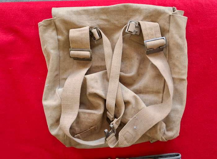 RHODESIAN USED LOT OF WEB BELTS - BRITISH P37 X 4, SA P73 X 2, + 2 UNKNOWN IN BACKPACK  (8813)