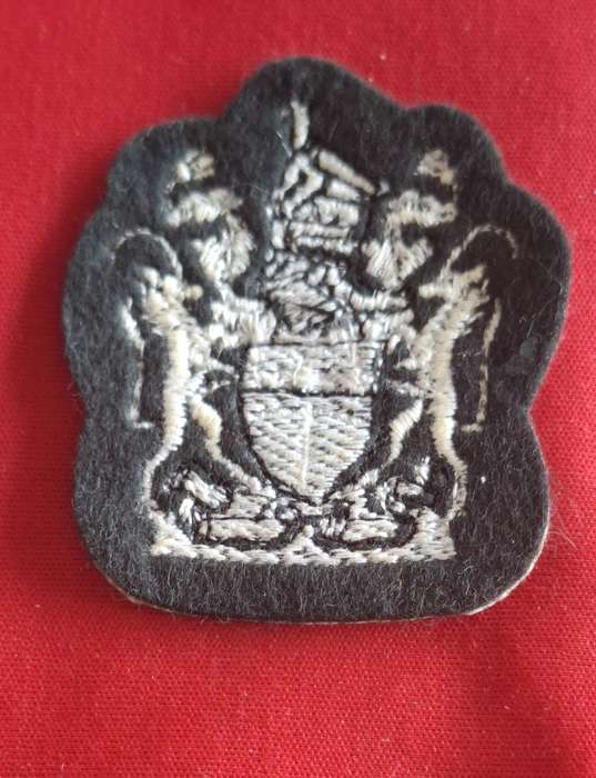 RHODESIAN ARMY - WO1 BADGE  FOR GREENS    (8930)