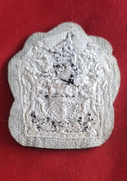 RHODESIAN ARMY - WO1 BADGE  FOR GREENS    (8930)