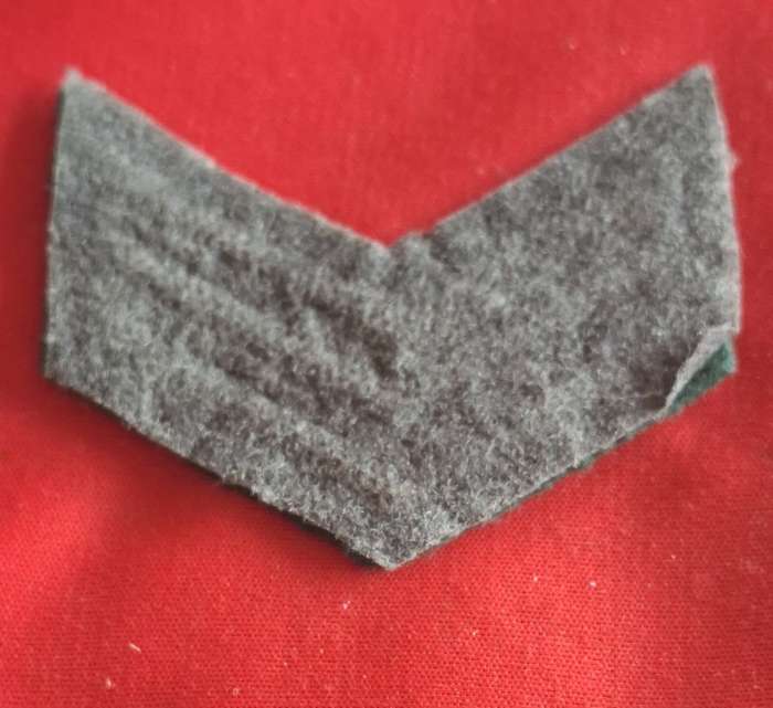 RHODESIAN ARMY - SERGEANT STRIPES FOR SERVICE DRESS 1960'S + WOMENS SERVICES NO 1 DRESS 1970'S(8933)
