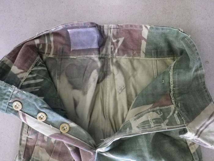RHODESIAN ARMY CAMMO TROUSERS - MISSING 4 BUTTONS, HAS STAINING - SEE PICS, SIZES BELOW (S)   (205)