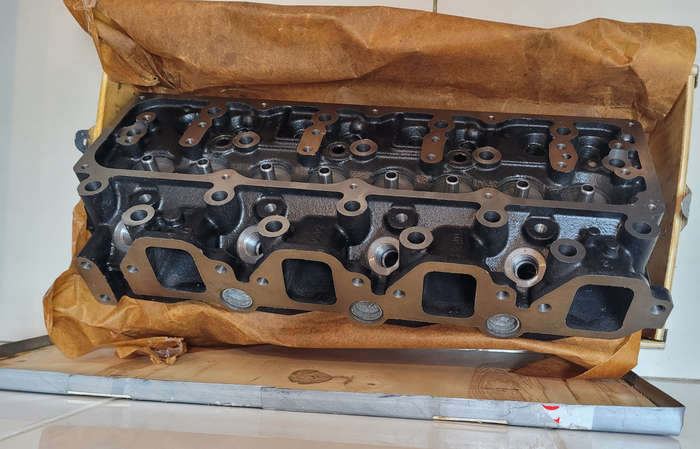 Nissan 2.7 Bare Cylinder Head (TD27) for Nissan Hardbody Cabstar, Pathfinder, Terrano, Mistral Etc