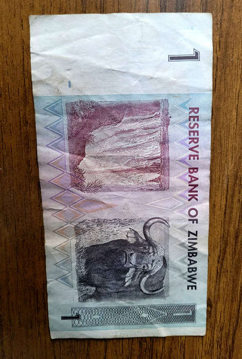 JOB LOT 1979-1994... 5x RHODESIA/ZIMBABWE Bank Notes (Lot). Bid Per Lot) Selling As Pictured...