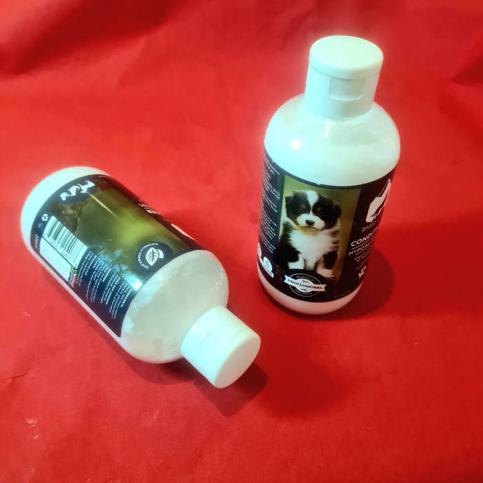A Good Variety Of PET CARE Lot.  (Bid Per Lot)  BB: 2025/2024. See All Pics