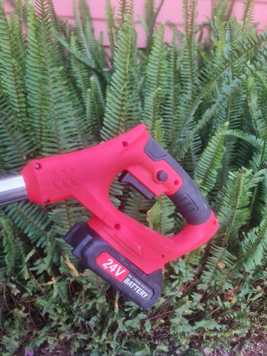 24v, 800w Lithium Battery-Operated, Extendable Brush Cutter (As Used, Factory Display Item)