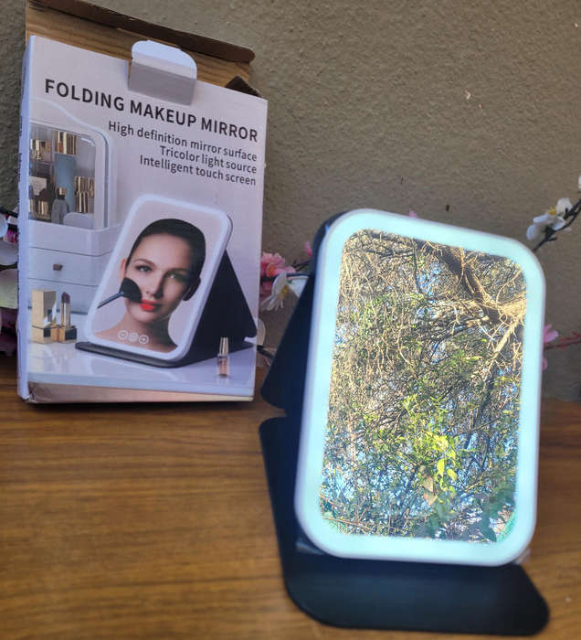 TOUCH SCREEN LED Tri-Colour Folding RECHARCHABLE Make-Up Mirror (C-Type Port)