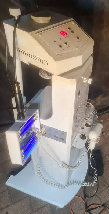 Professional Multifunction Spa Rejuvenation/Skin Care Machine (B-8618-11). Switches On As Pictured..