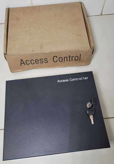 UNUSED..Access Control Box With Power Supply & A set Of Keys