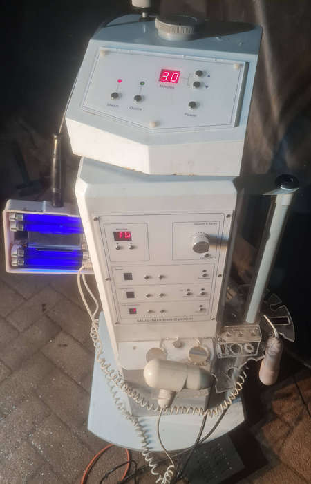 Professional Multifunction Spa Rejuvenation/Skin Care Machine (B-8618-11). Switches On As Pictured..