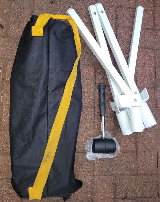 4-pole Cluster Banner/Flag Fountain with Carry Bag & Hammer