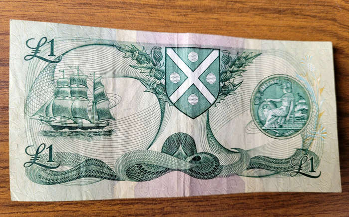JOB LOT Bank Notes.. BANK OF ENGLAND (x5) & BANK OF SCOTLAND (x4). Bid Per Lot