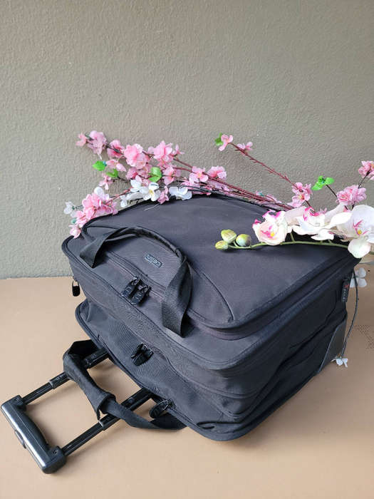 ORIGINAL... Good -Used CELLINI PILOT BAG-With Brand New Numeric Suit Case Lock/Zip-Concealed Handle