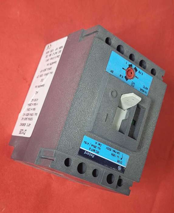 D125 Général Electric 415V AC Breaker