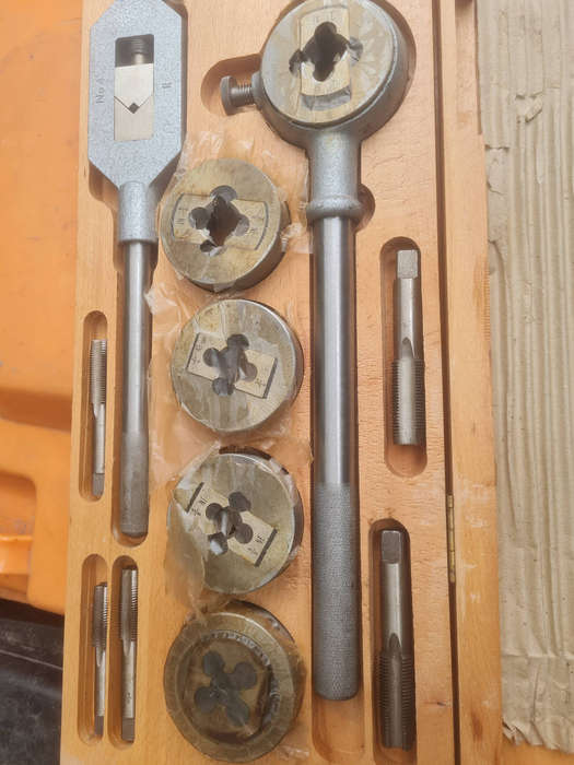 UNUSED...Precision STOCKS & DIES Set. 9/16-1". (Set # 104)