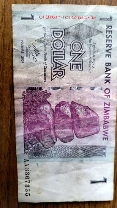 JOB LOT 1979-1994... 5x RHODESIA/ZIMBABWE Bank Notes (Lot). Bid Per Lot) Selling As Pictured...