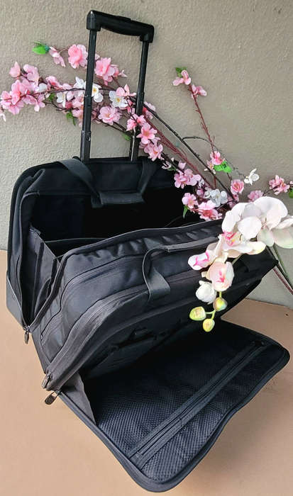 ORIGINAL... Good -Used CELLINI PILOT BAG-With Brand New Numeric Suit Case Lock/Zip-Concealed Handle