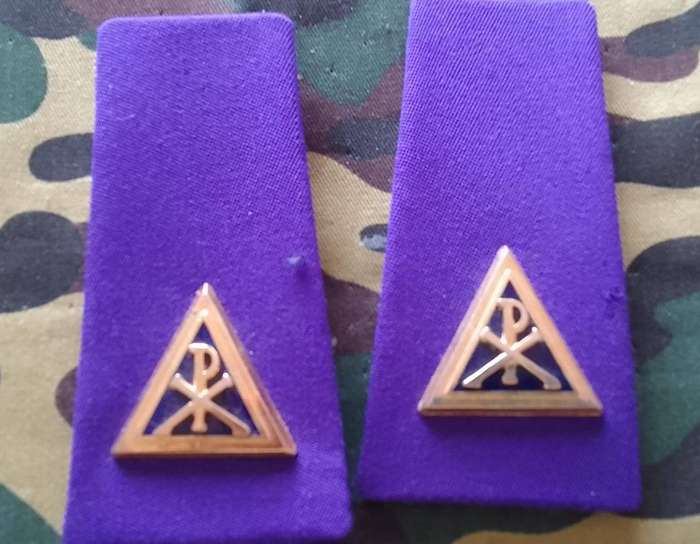 SADF/ SA ARMY CHAPLAIN  SHOULDER RANK SET PURPLE (with pins)