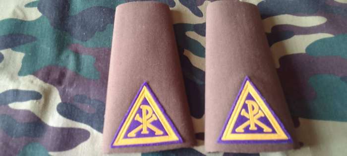SADF/ SA ARMY CHAPLAIN  SHOULDER SLIP ON RANK SET